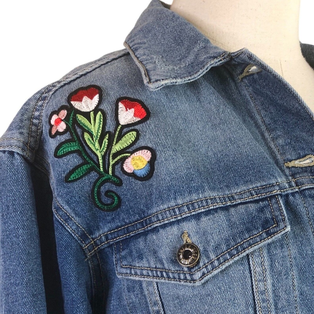 Blue Denim Jean Trucker Jacket Boho Floral Embroidered Medium